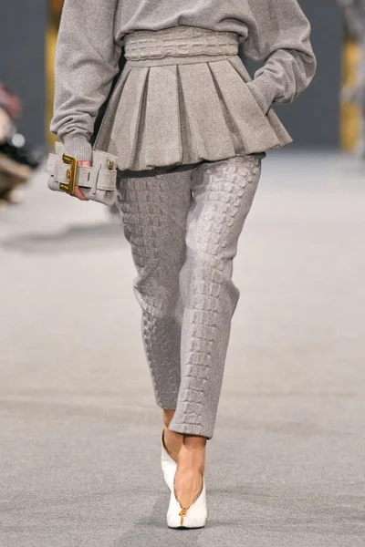 Look 25
